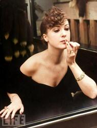 gypsy-rose-lee-touching-up