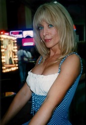 Nina-Hartley-1