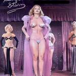 Tempest-Storm-in-front-of-the-chorus
