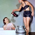 A sexy Milk Bath