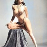 Burlesque-artist-posing