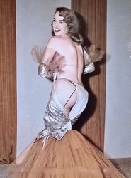 Stripper-dress-comming-off