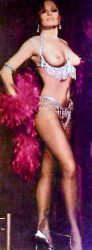 Valerie-Perrine-was-a-topless-showgirl