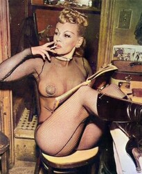 Waiting-back-stage-at-a-Burlesque