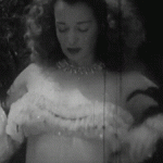 Burlesque-dancer-making-them-bounce