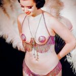 Vegas-show-with-lots-of-feathers