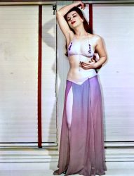 Burlesque performer